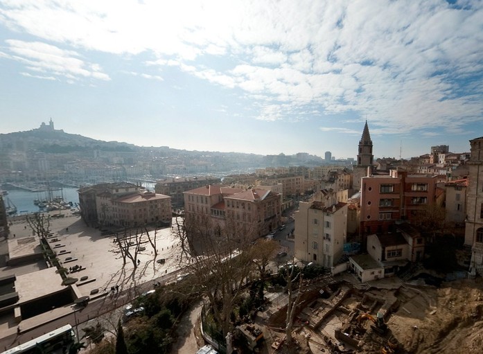 Vue panoramique du chantier Hôtel-Dieu (place Daviel et rue des Belles-Écuelles), 2010 © D.Gliksman, Inrap